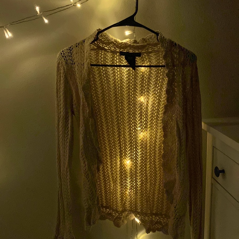 Beige sweater with a flare at the wrists🌼